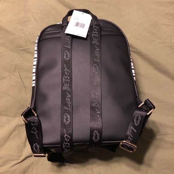 Betsey Johnson Blush Heart Backpack - Picture 5 of 16